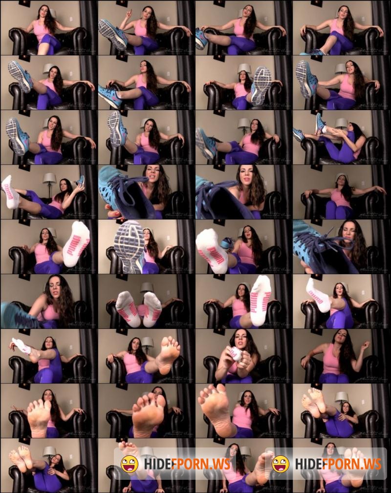 GoddessSnow.com: Shoe - Smelly Shoe Humiliation [FullHD 1080p]