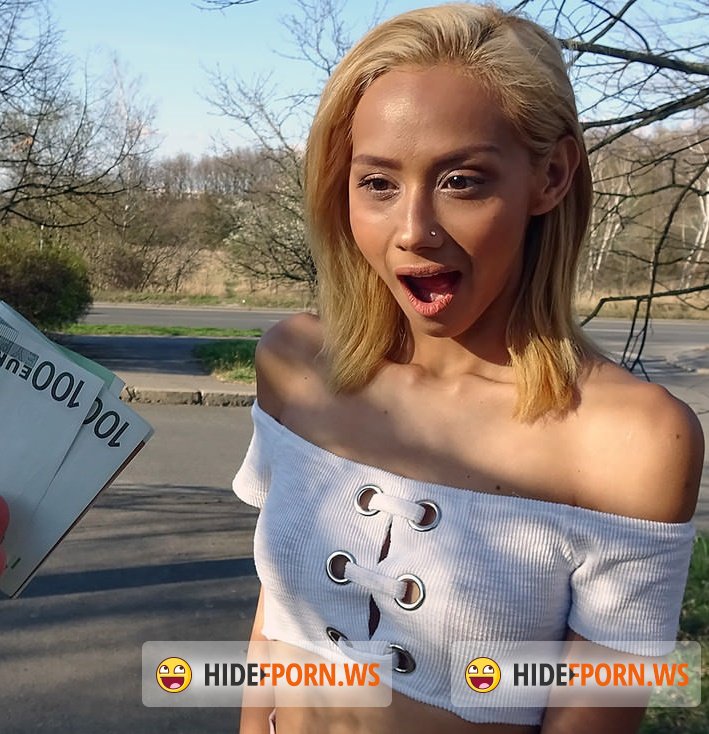 PublicAgent.com/FakeHub.com - Veronica Leal - Cock gets blonde wet in forest fuck [HD 720p]