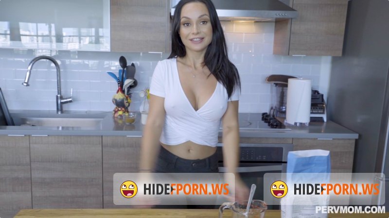 Pervmom.com - Crystal Rush - Cooking Lesson Cum [FullHD 1080p]