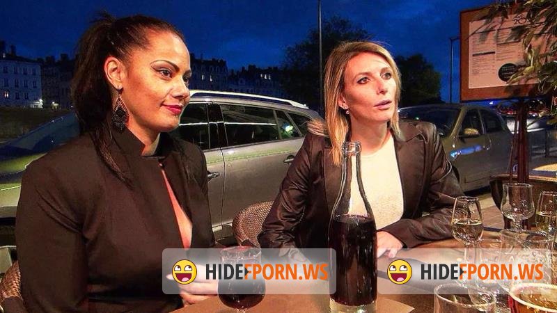 JacquieEtMichelTV.net/Indecentes-Voisines.com - Clelie, Emma - Clelie fait son marche en club a Lyon [HD 720p]