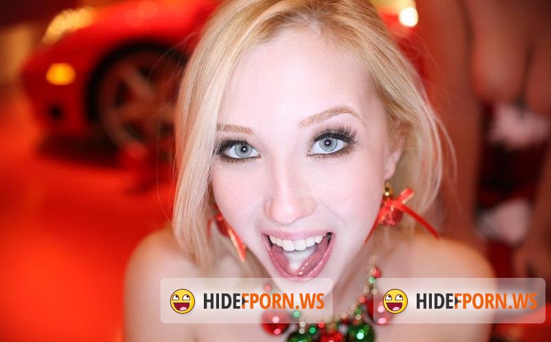 AmateurAllure.com - Kennedy Leigh, Samantha Rone, Tara Lynn Foxx - Happy Holidays [HD 720p]